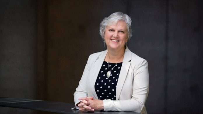 Photos of Dr. Jennifer Charlesworth